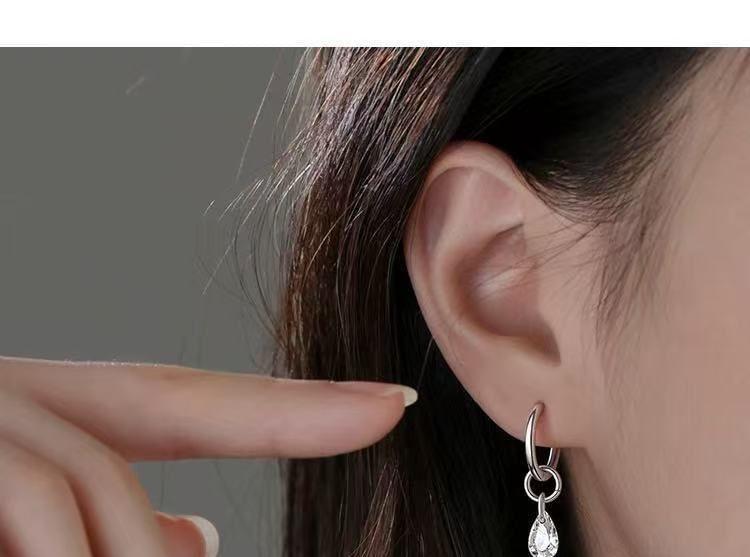 Rhinestone Drop Earring Product Image