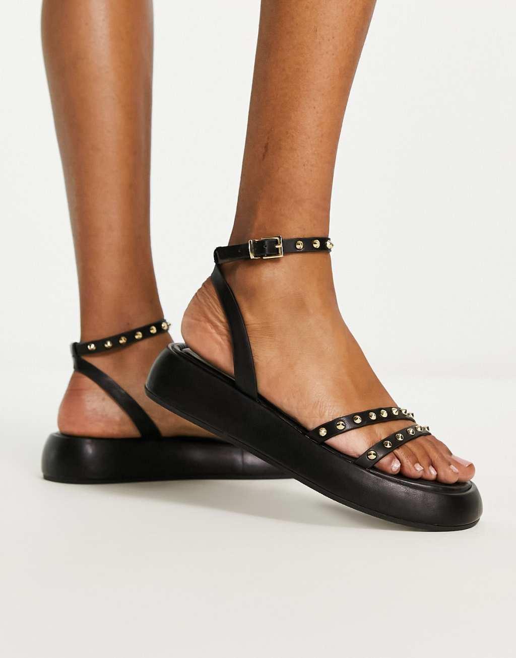 Stradivarius strappy cross over flatform sandal in black Product Image