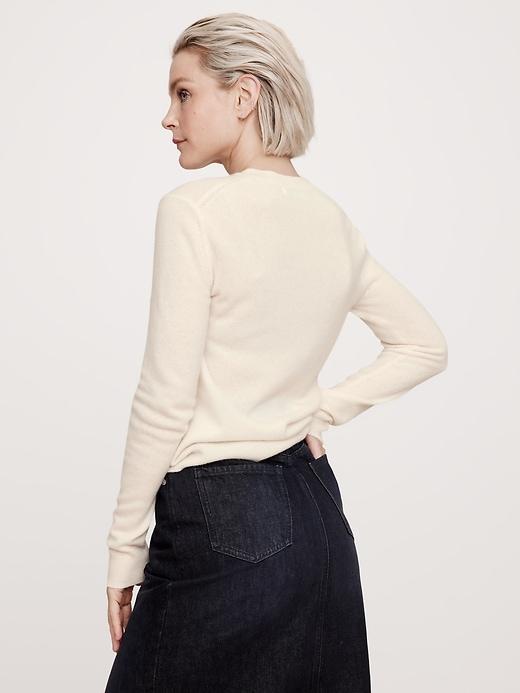 Lightweight Cashmere Crew-Neck Sweater Product Image