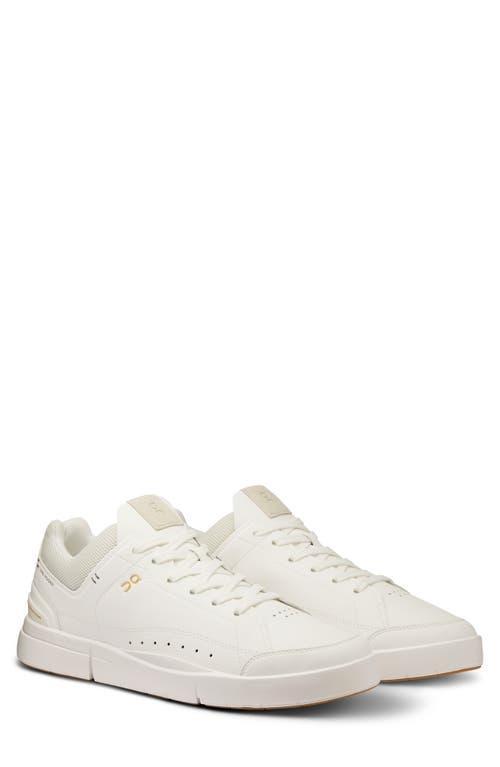 On The Roger Centre Court Sneaker in White. Size 10, 10.5, 11, 11.5, 12, 12.5, 13, 7.5, 8, 8.5, 9, 9.5. Product Image