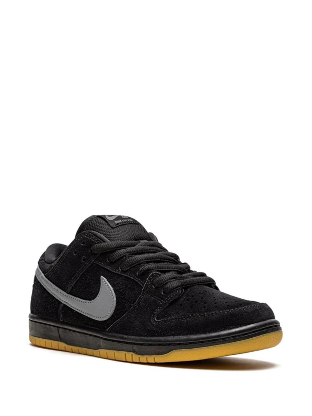 Sb Dunk Low Pro Sneakers In Black Product Image