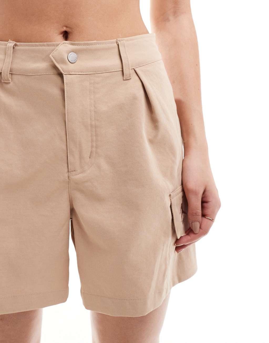 Jordan Chicago shorts in beige  Product Image