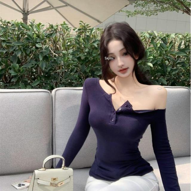 Long-Sleeve Half Buttoned Plain Top Product Image