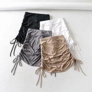 High-Waist Ruched Side-Drawstring Yoga Shorts Product Image