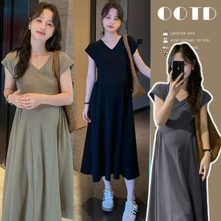 Maternity Short Sleeve V-Neck Plain A-Line Midi Dress Product Image