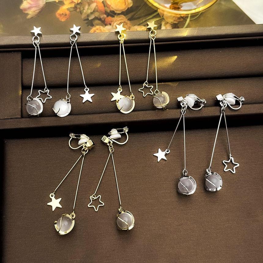 Star Dangle Earring / Clip-On Earring Product Image