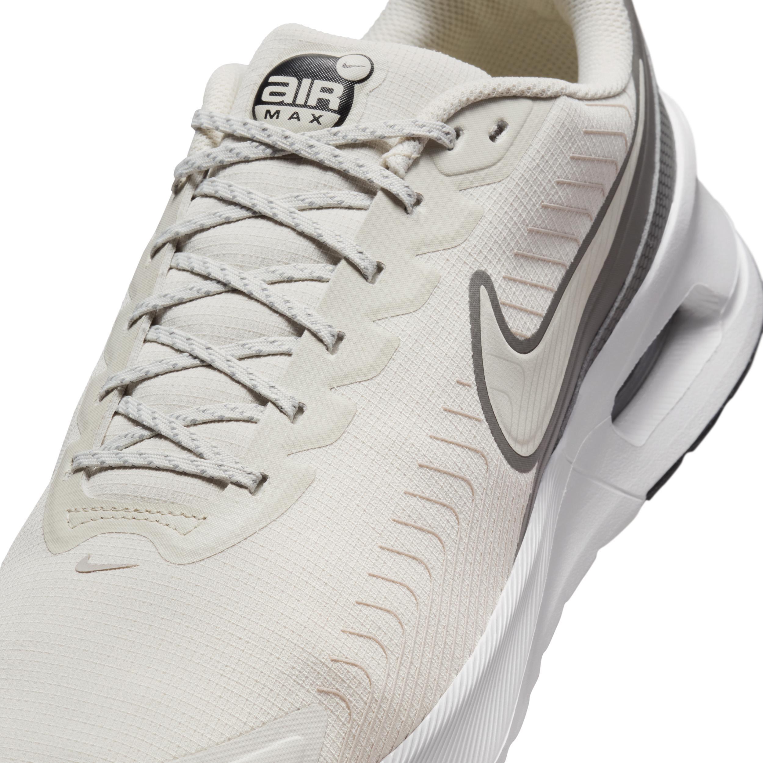 Nike Men's Air Max Nuaxis Winterized Shoes Product Image