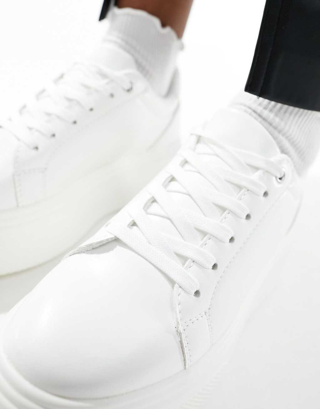 ASOS DESIGN Wide Fit Dream chunky sneakers in white  Product Image