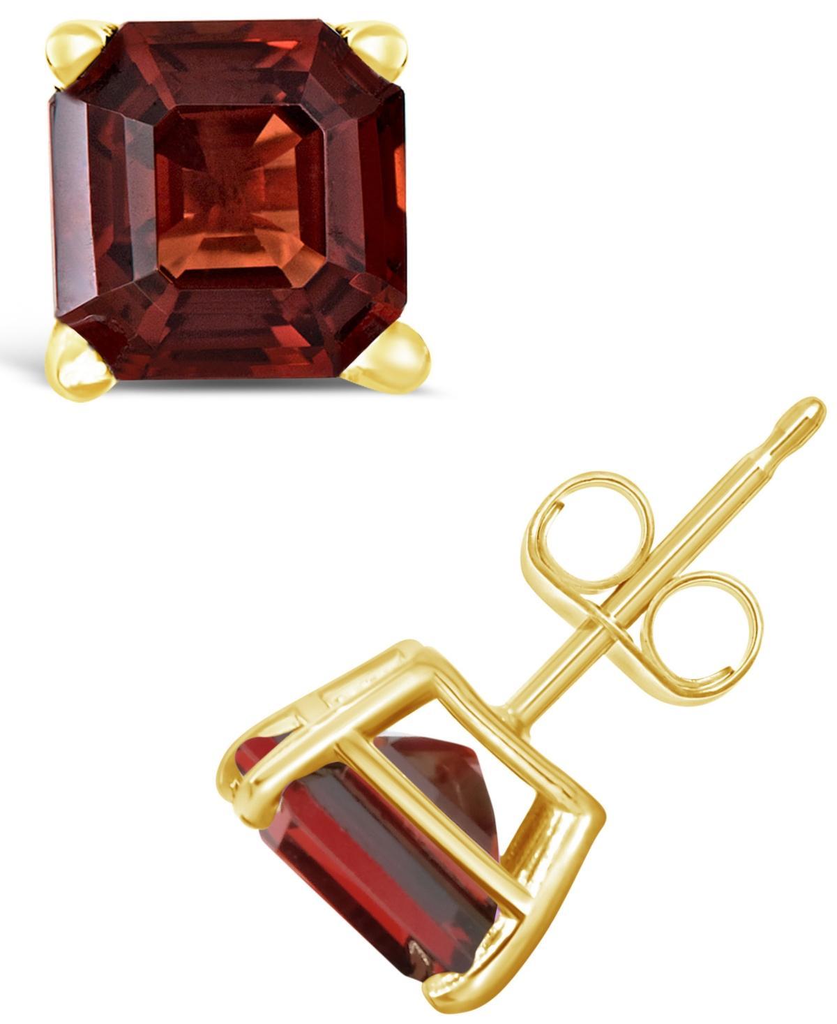 Amethyst (1-9/10 ct. t.w.) Stud Earrings in 14K Yellow Gold Product Image