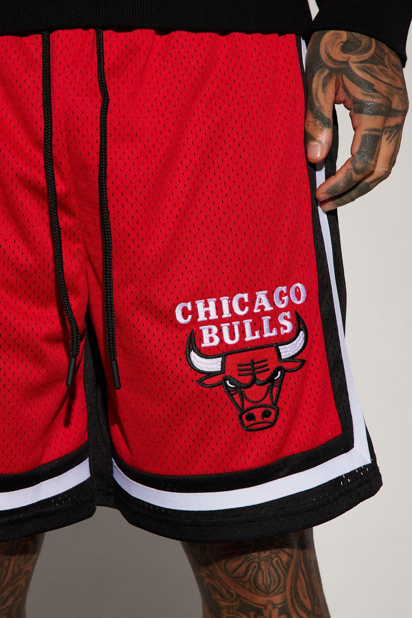 Bulls Behind The Back Mesh Shorts - Black Product Image