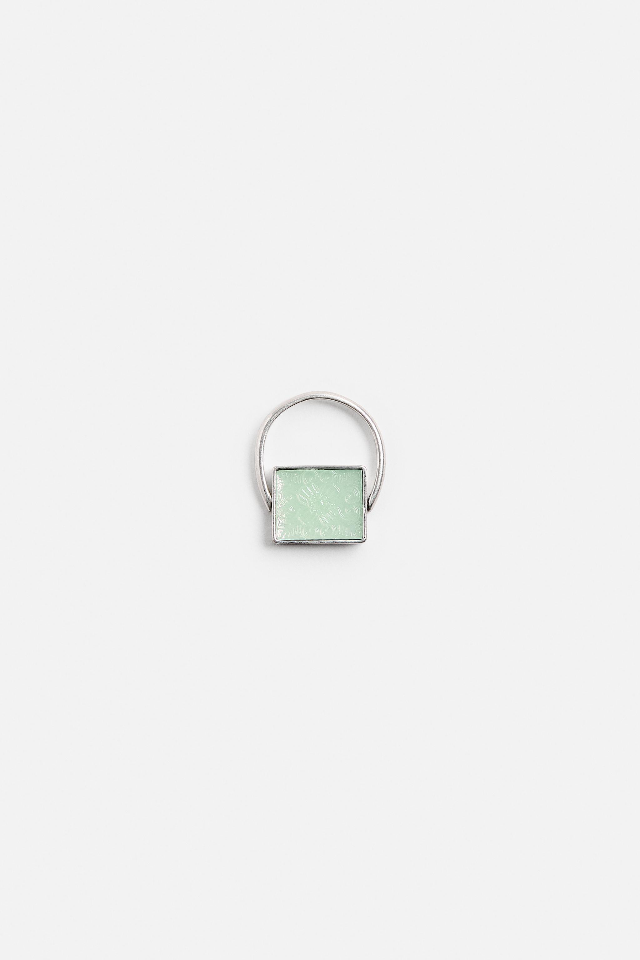 CONTRASTING RESIN SIGNET RING X NANUSHKA Product Image