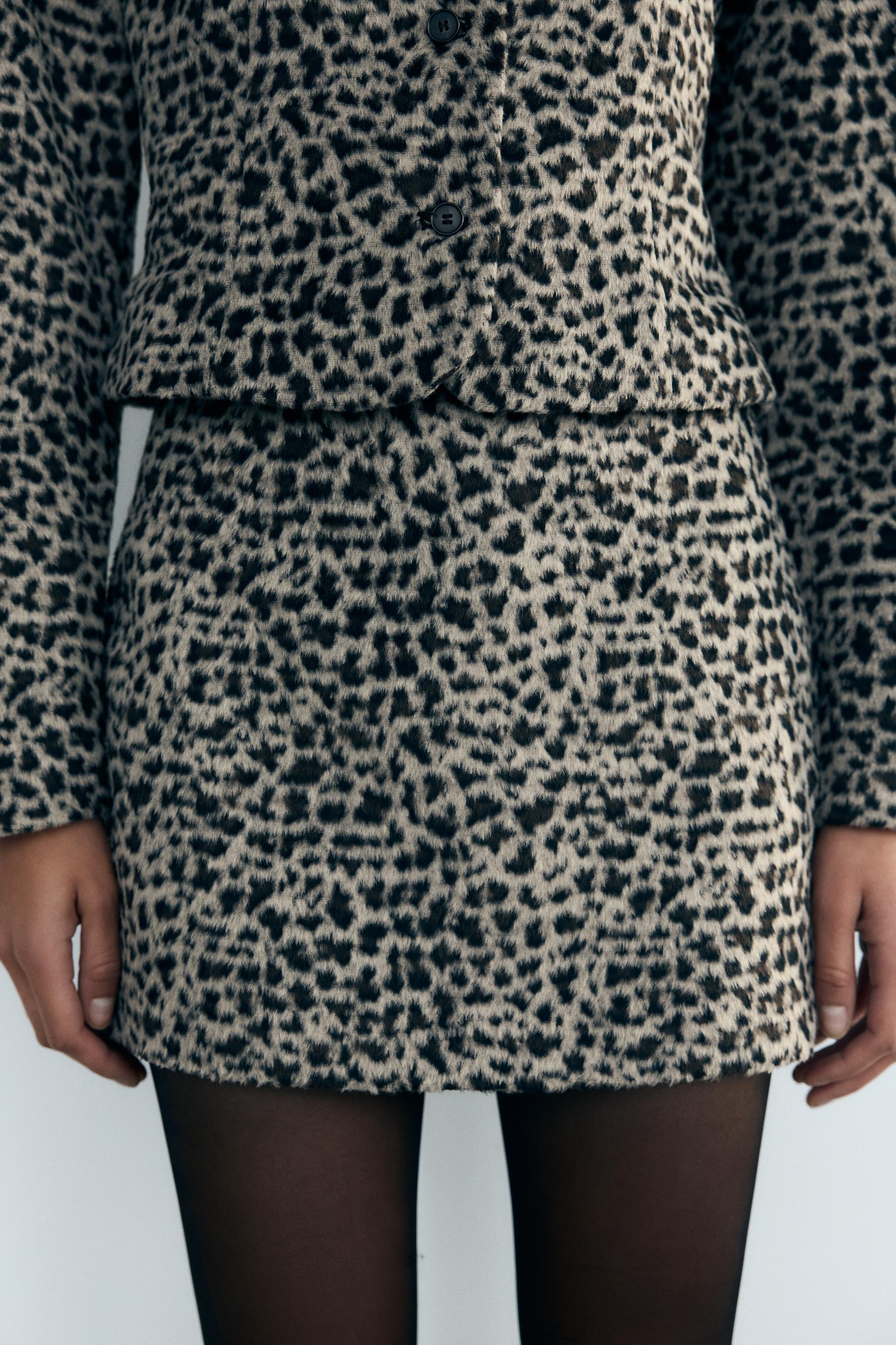 ANIMAL PRINT MINI SKIRT Product Image