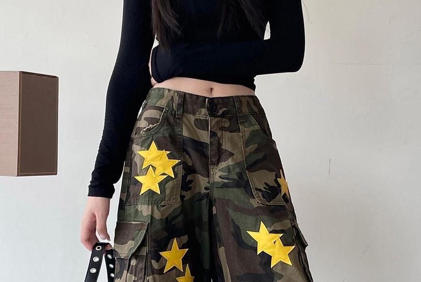 Mid Rise Camo Print Star Applique Wide Leg Cargo Jeans Product Image