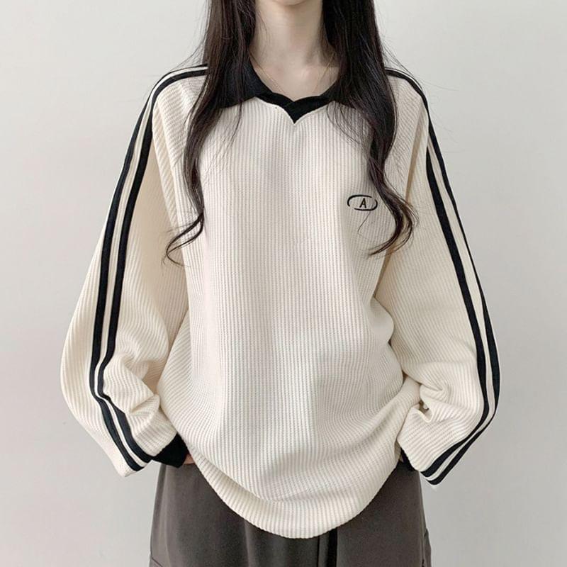 Long Sleeve Contrast-Trim Embroidered Waffle Pattern Loose-Fit Pullover Product Image