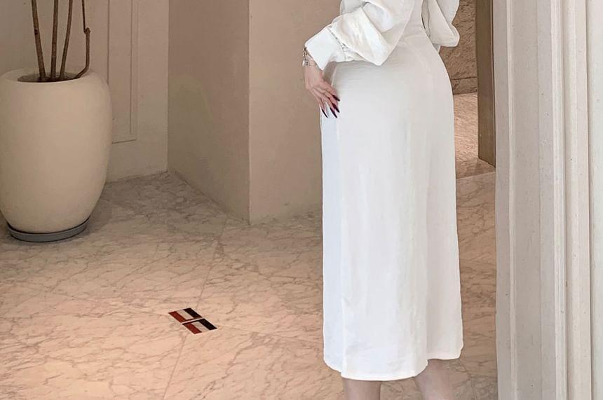 Long-Sleeve Cold-Shoulder Plain Slit Midi Sheath Dress Product Image