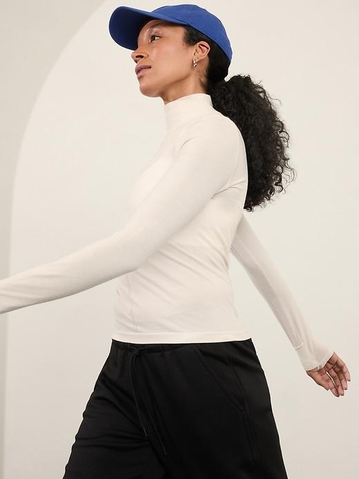 Ascent Seamless Turtleneck Product Image