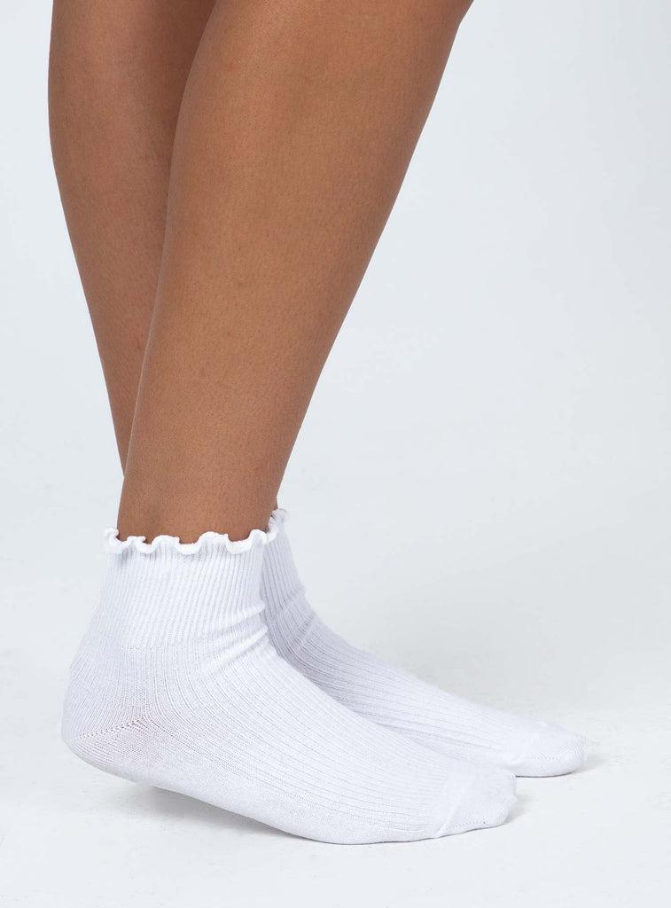 Ribbed Ruffle Socks White Product Image