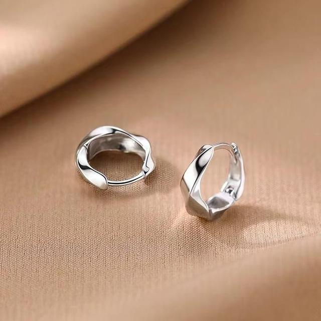 925 Sterling Silver Geometry Huggie Earring Product Image