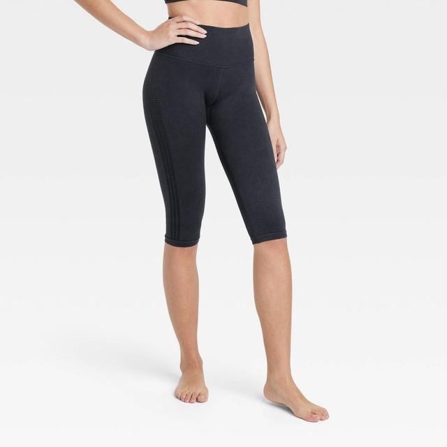 Womens Seamless High-Rise Capri Leggings - JoyLab Black XL Product Image