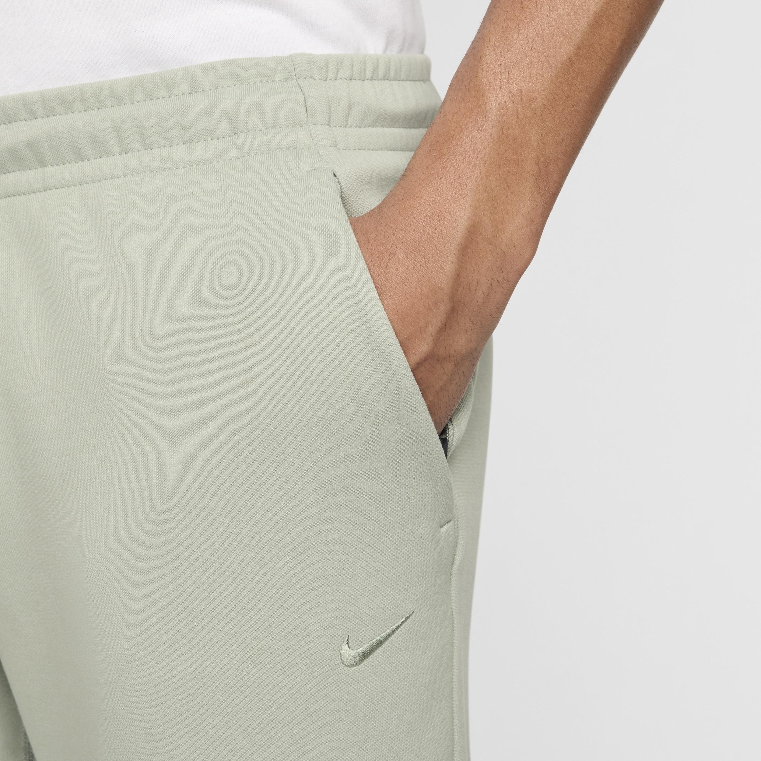 Nike Men's Primary Dri-FIT UV Versatile Jogger Pants Product Image