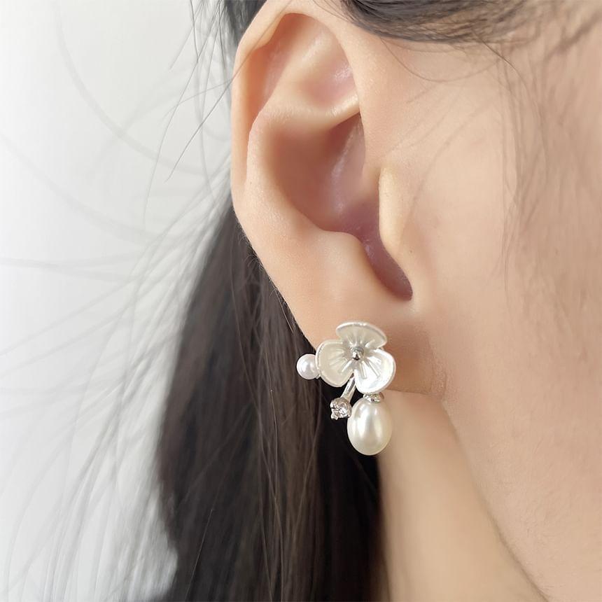 Flower Faux Pearl Rhinestone Stud Earring Product Image