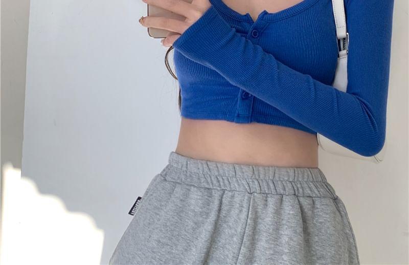 Long-Sleeve Scoop Neck Plain Crop Top Product Image