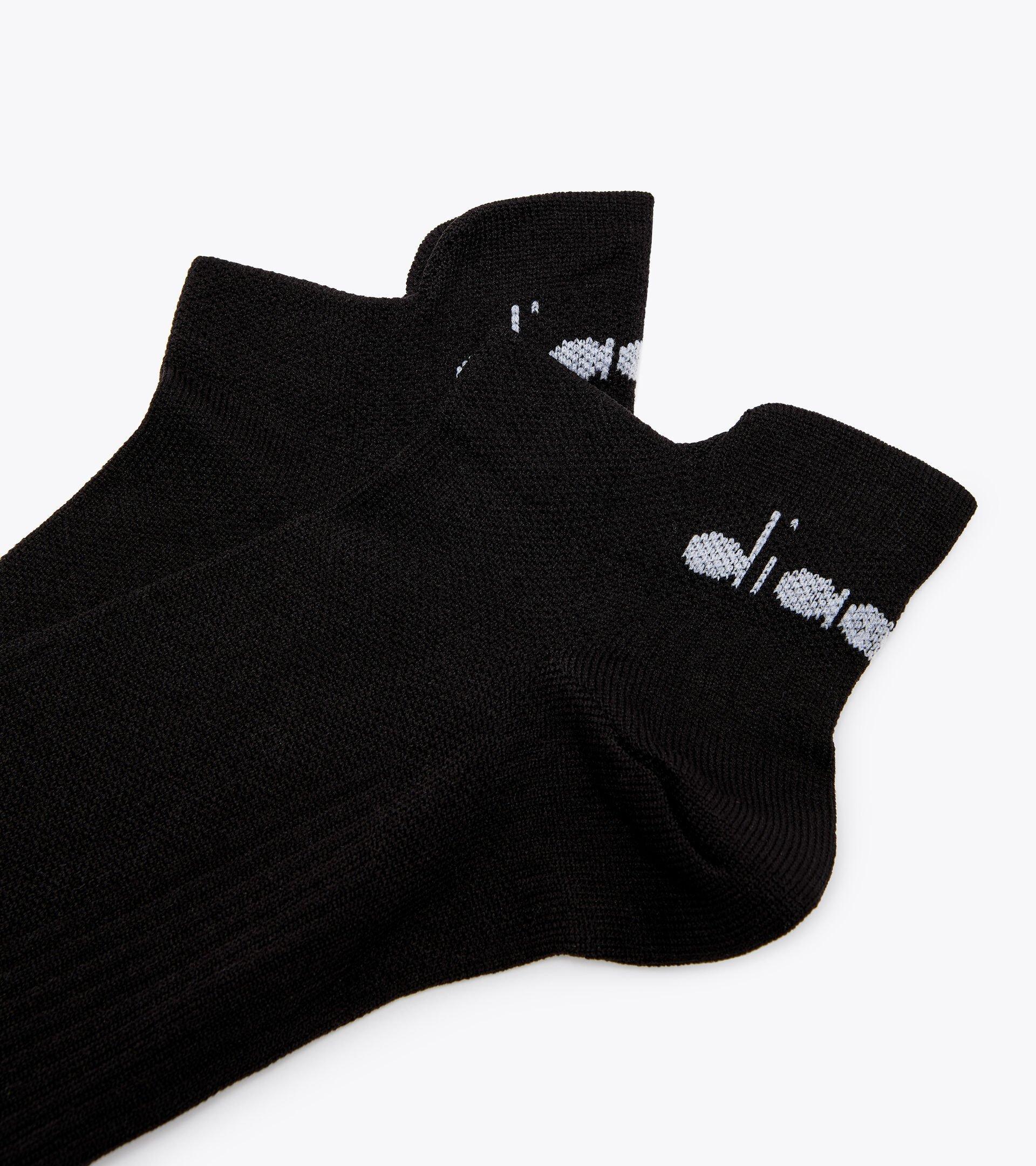 LIGHTWEIGHT QUARTER SOCKS Product Image