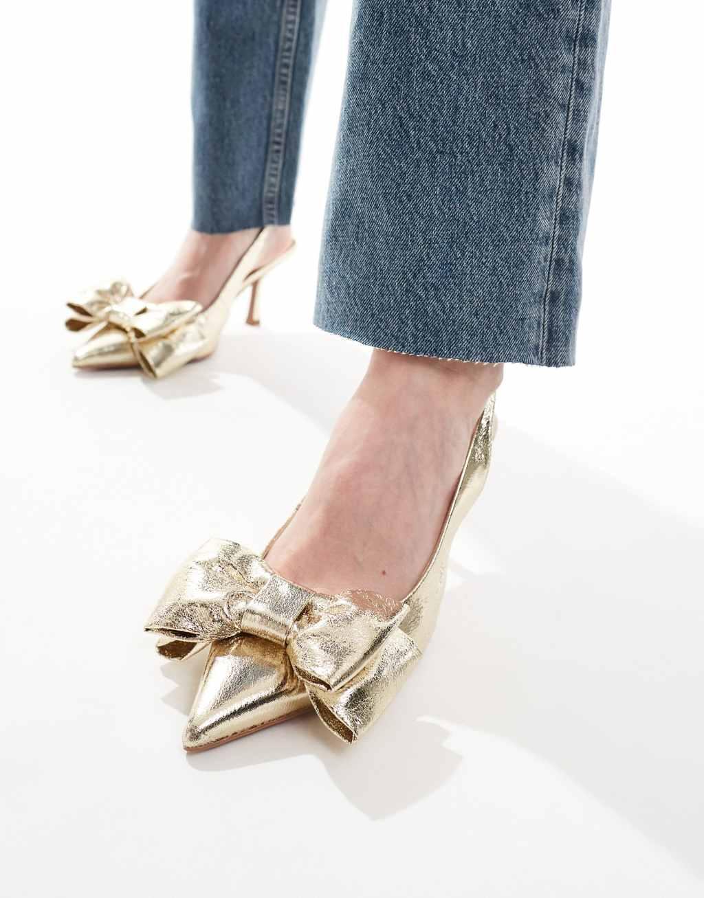 ASOS DESIGN Sapphire bow detail mid heeled shoes in gold Product Image