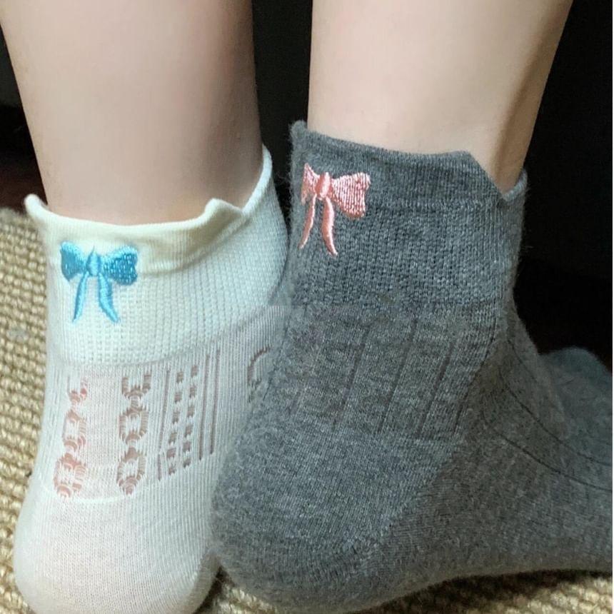 Embroidered Bow Socks Product Image