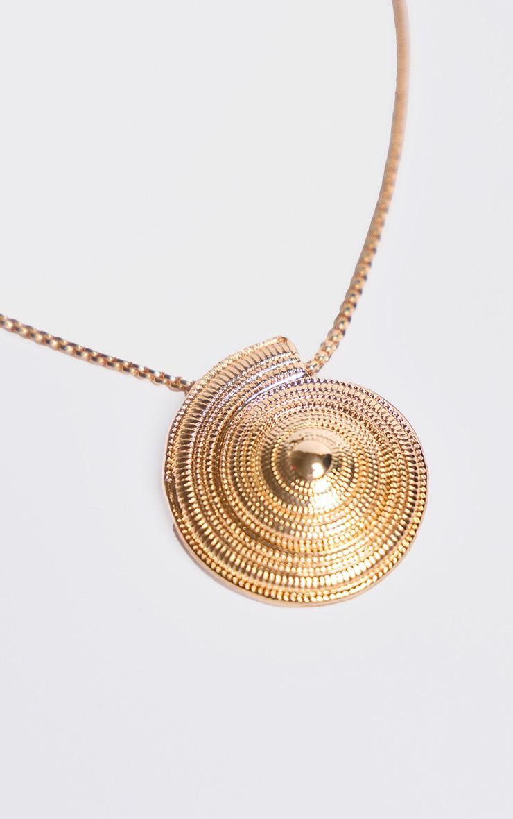 Gold Shell Pendant Necklace Product Image