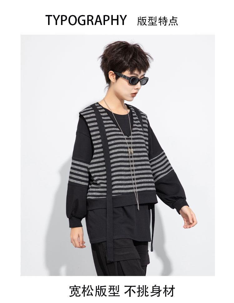 Set: Round Neck Striped Panel Pullover + V-Neck Slit Vest Product Image