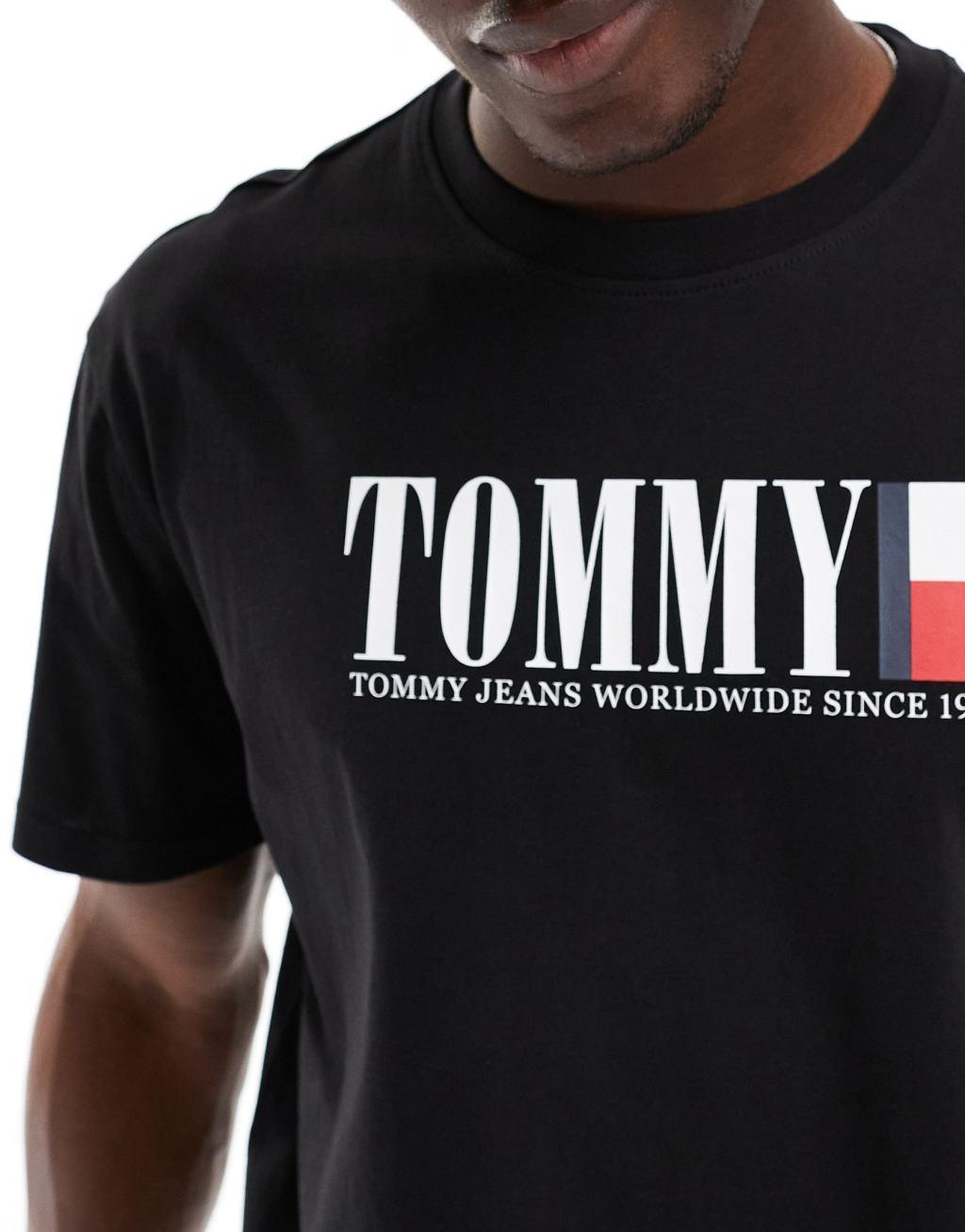 Tommy Jeans Large Logo T-Shirt in Black Product Image