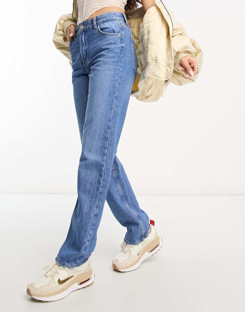 Bershka Petite straight leg jeans in mid blue Product Image