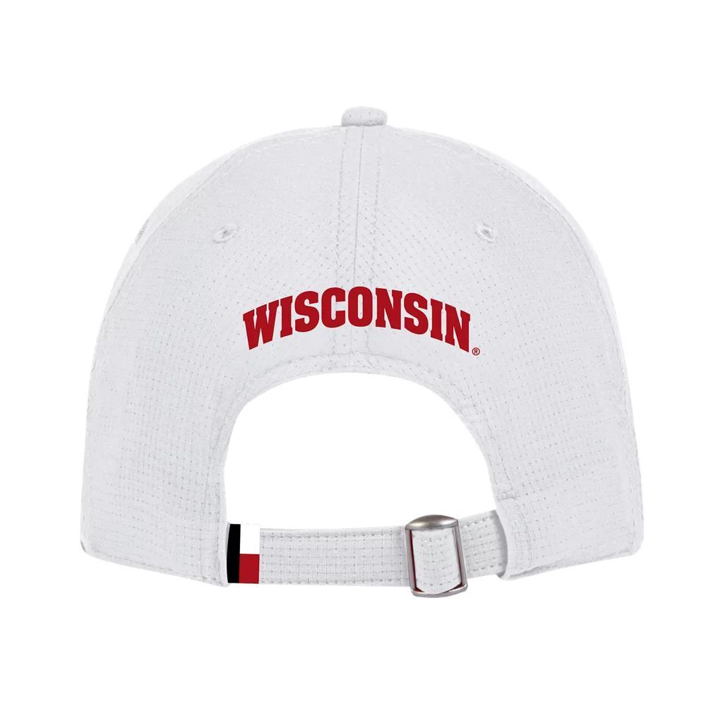 Men's UA ArmourVent® Collegiate Adjustable Hat Product Image