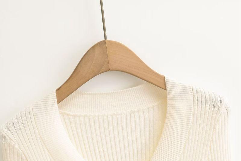 Long-Sleeve V-Neck Plain Knit Top Product Image