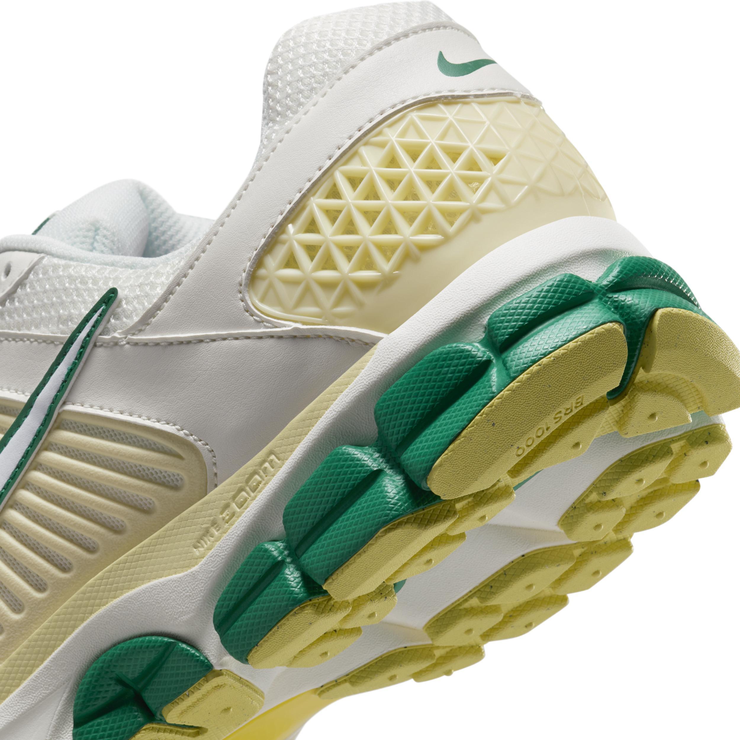 Nike Men's Zoom Vomero 5 Shoes Product Image