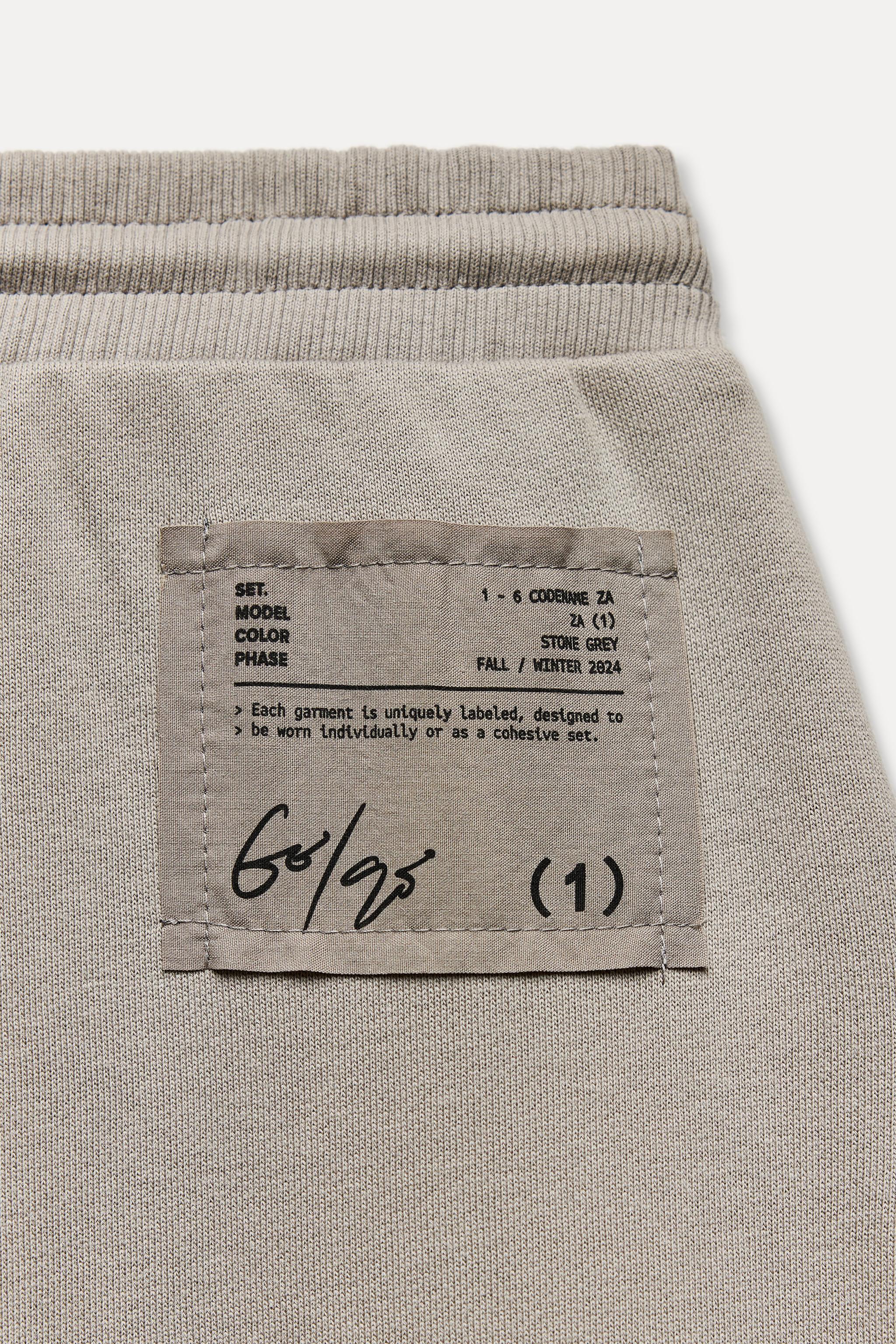 LABEL T-SHIRT Product Image