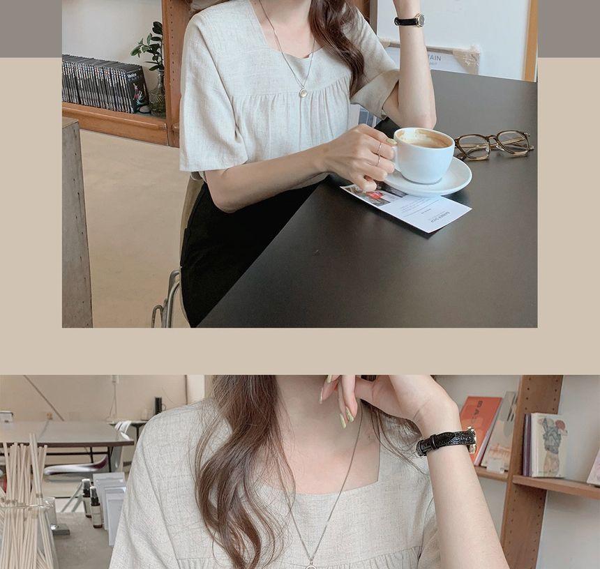 Square-Neck Short-Sleeve Blouse Product Image