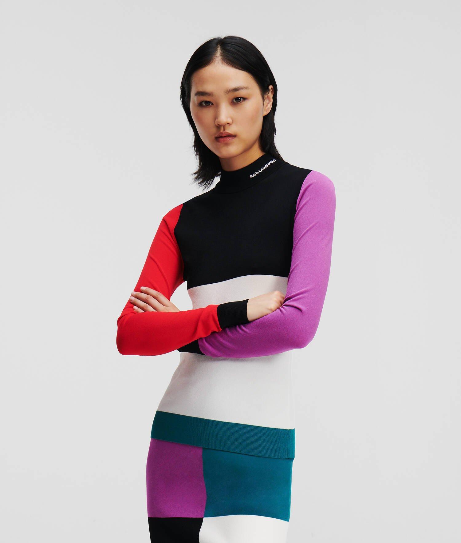 COLOR-BLOCK TURTLE-NECK SWEATER Product Image