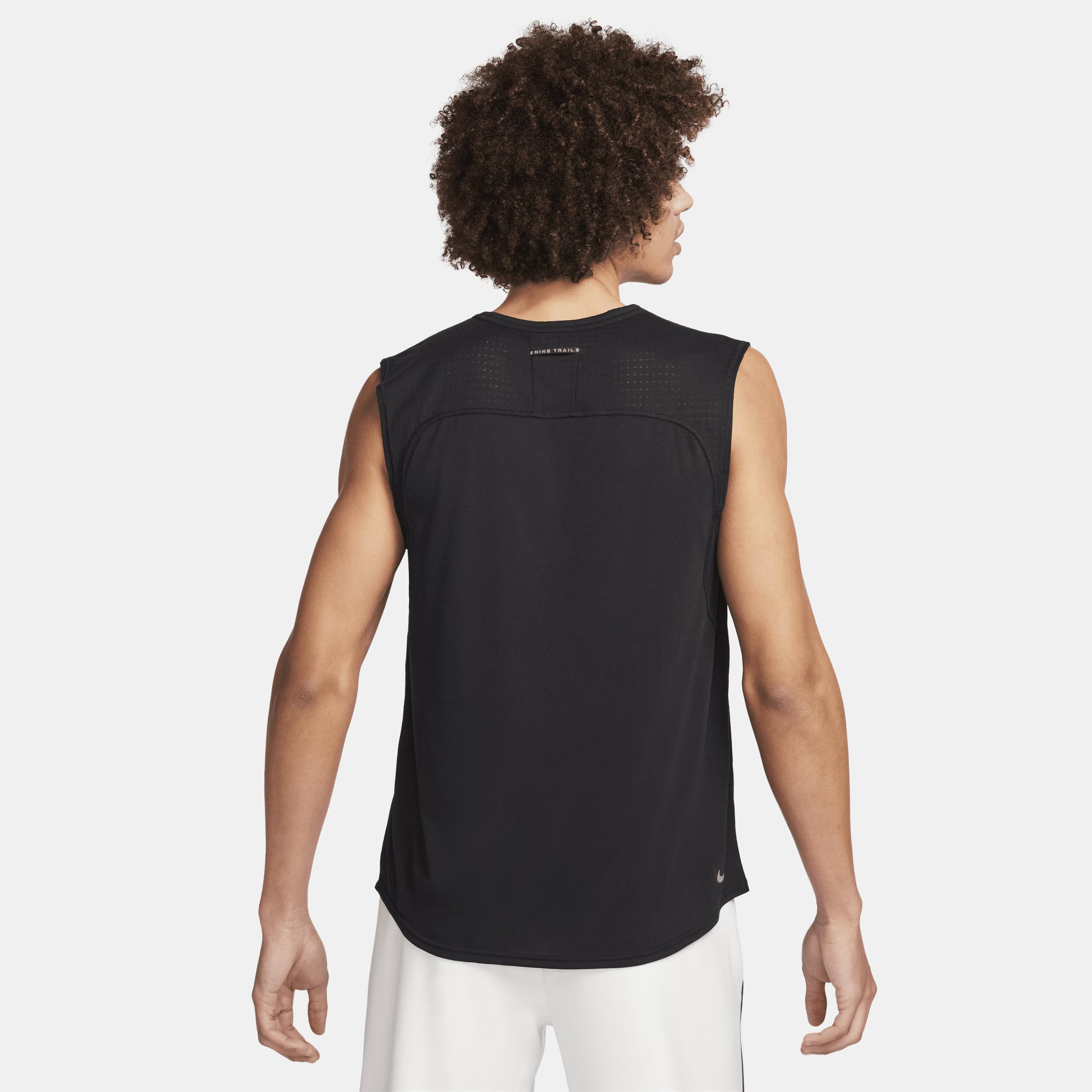 Nike Men's Solar Chase Dri-FIT Sleeveless Running Top Product Image