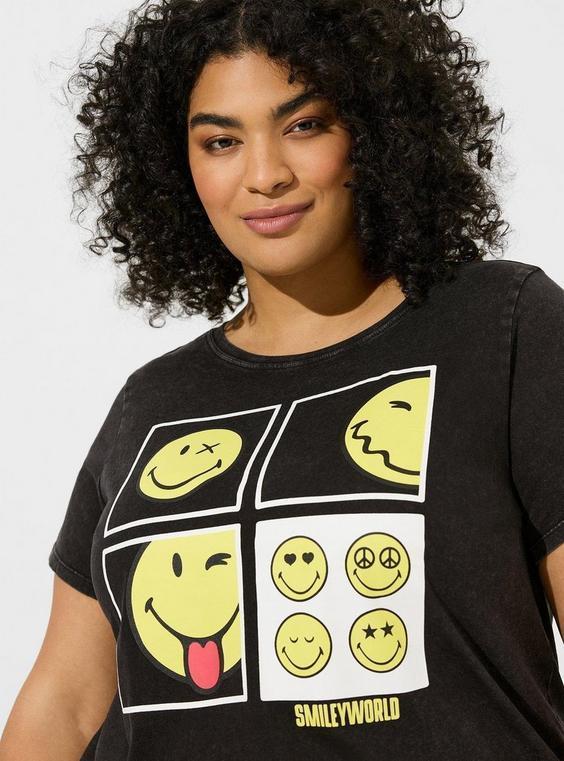 Smiley Fit Crew Neck Short Sleeve Tee Shirt Product Image