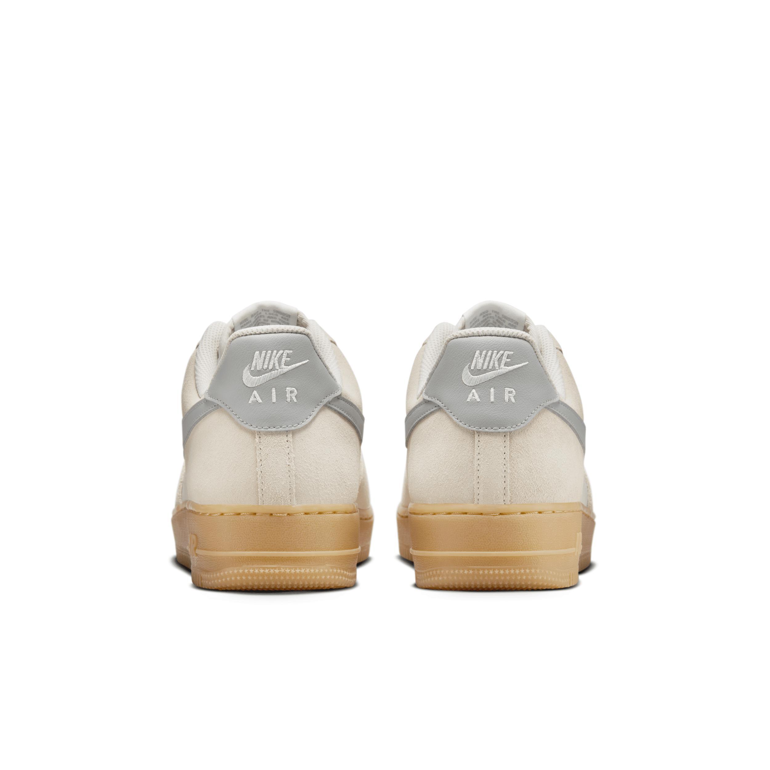 Nike Men's Air Force 1 '07 LV8 Shoes Product Image