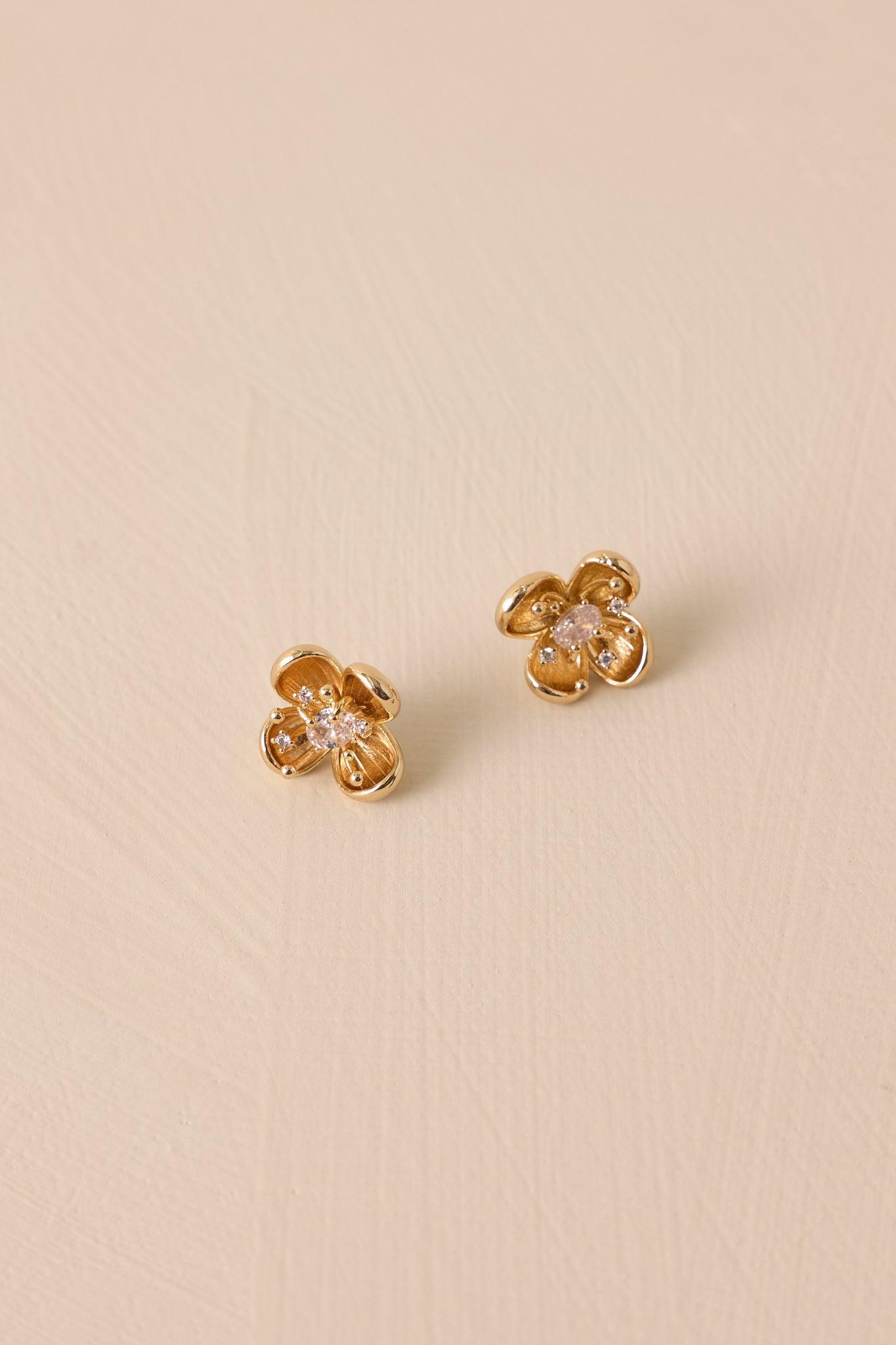 Radiant Floral Gold Cluster Earrings Product Image