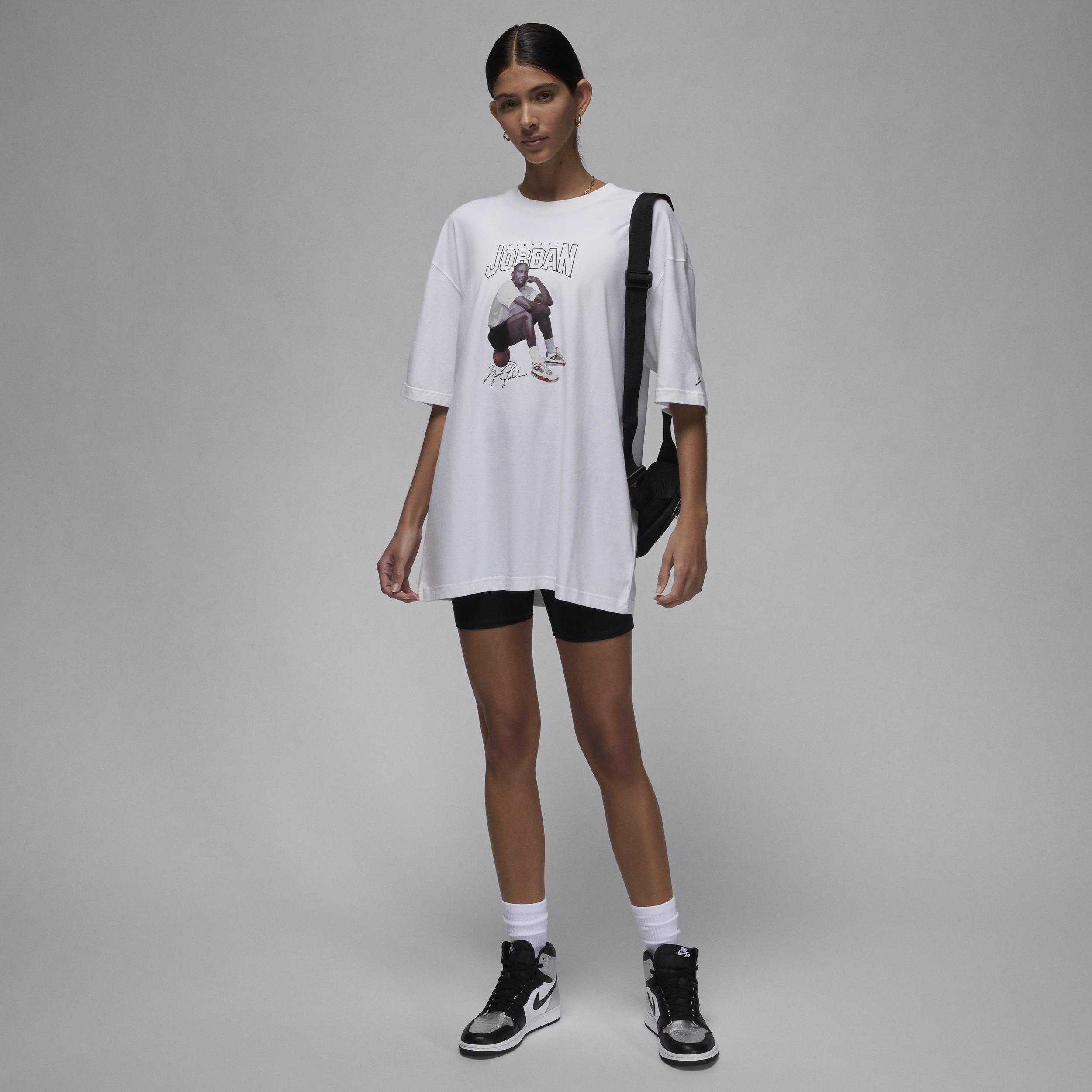 Jordan Women's Oversized Graphic T-Shirt Product Image