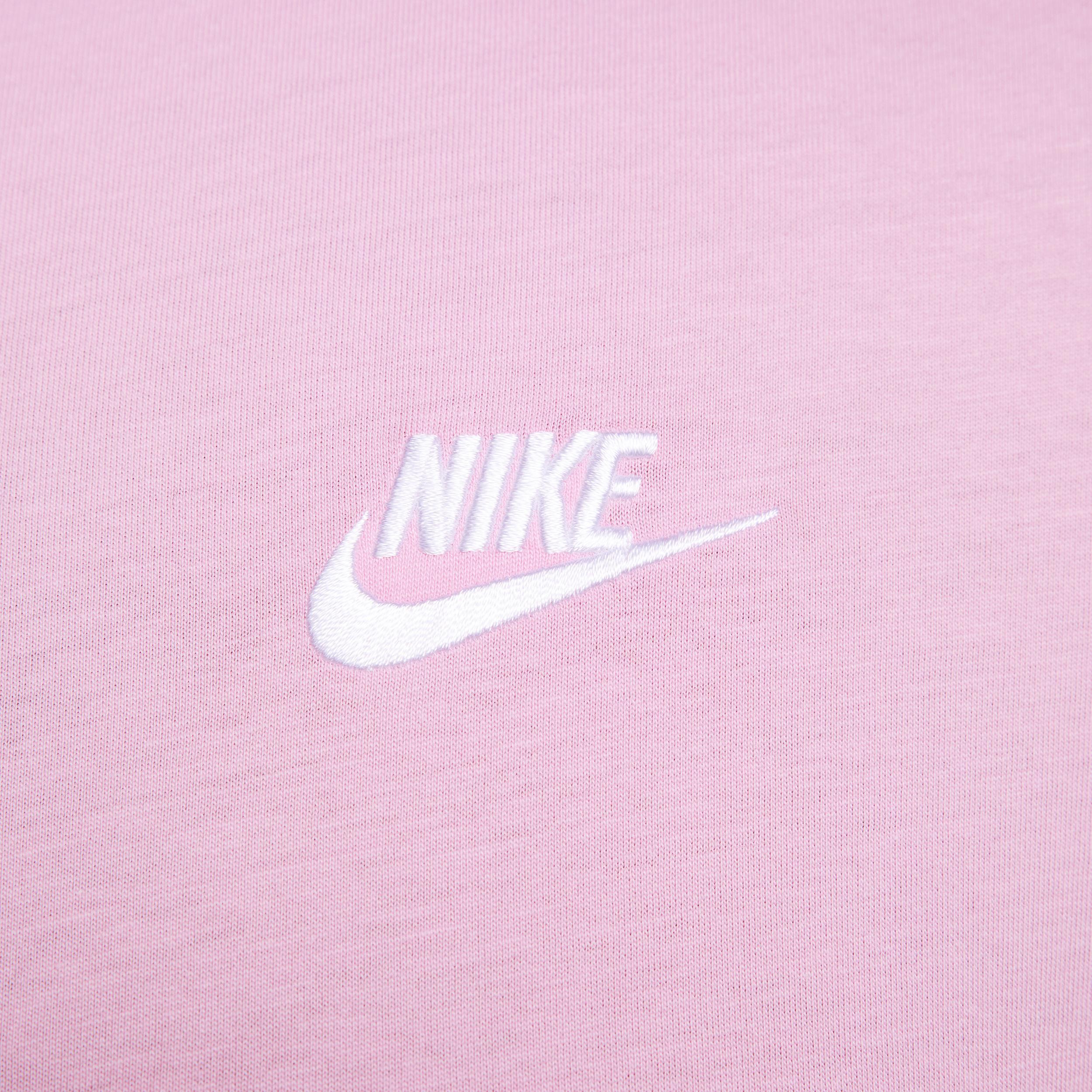 Men's Nike Sportswear Club T-Shirt Product Image