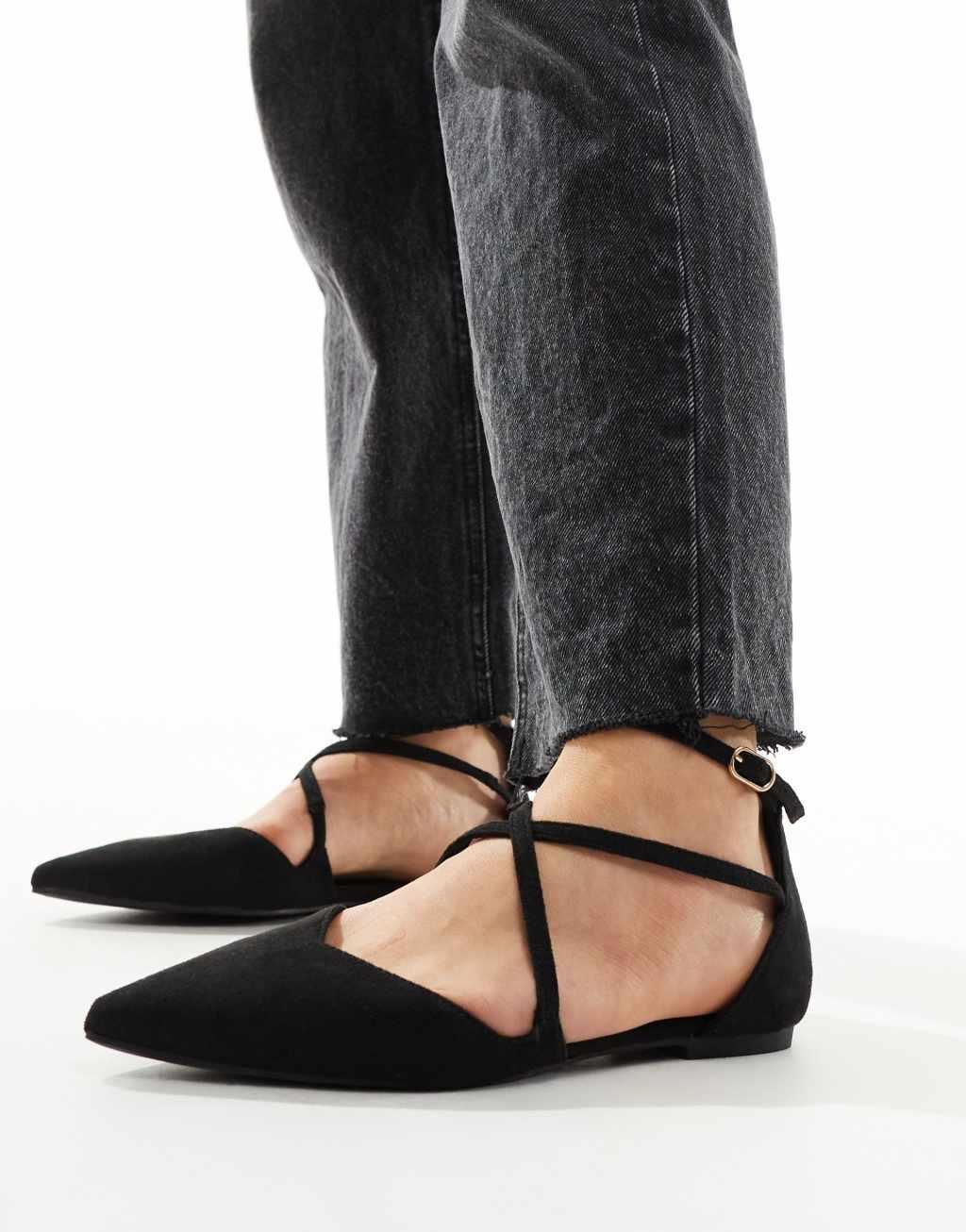 ASOS DESIGN Larna pointed ballet flats in black Product Image