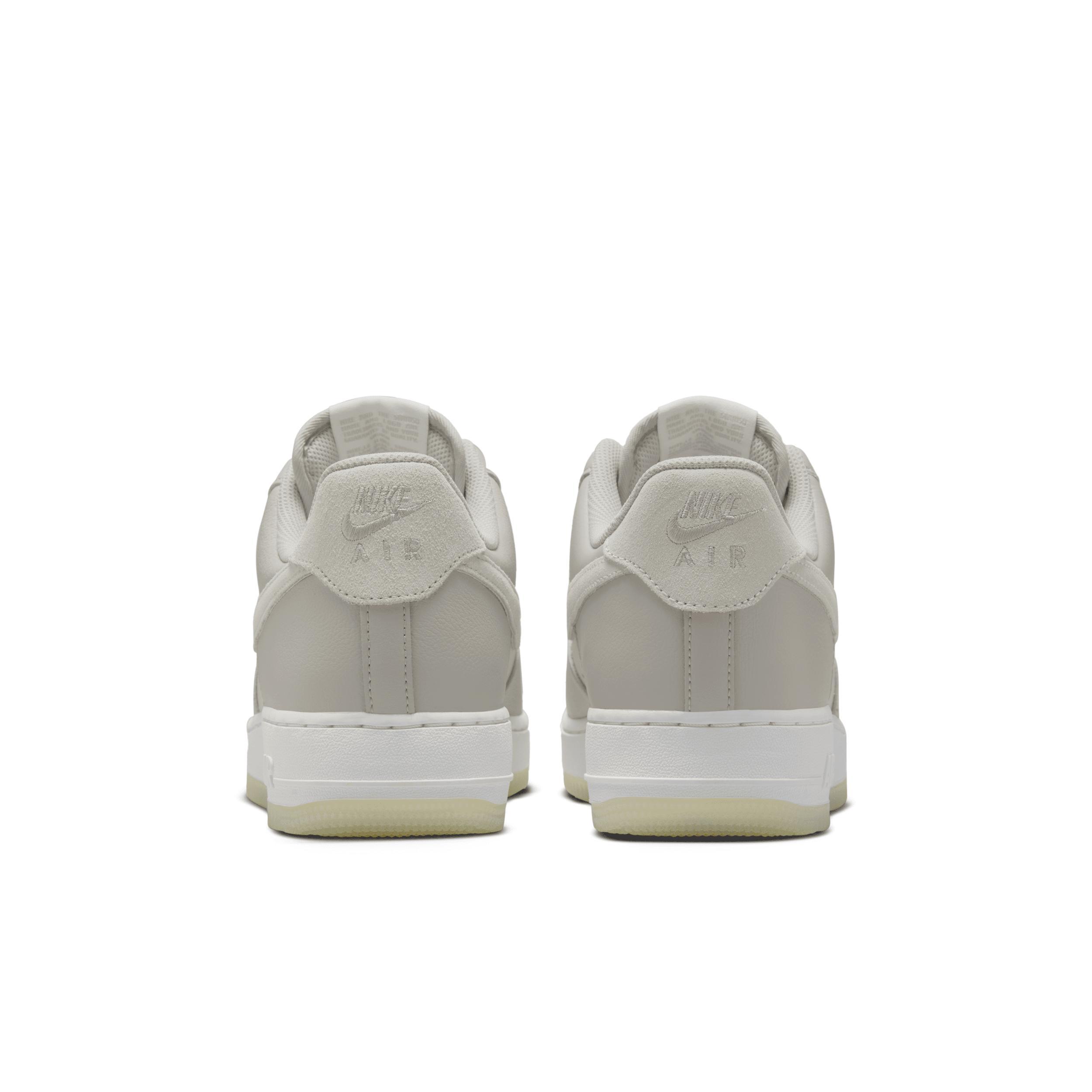 Nike Men's Air Force 1 '07 LV8 Shoes Product Image