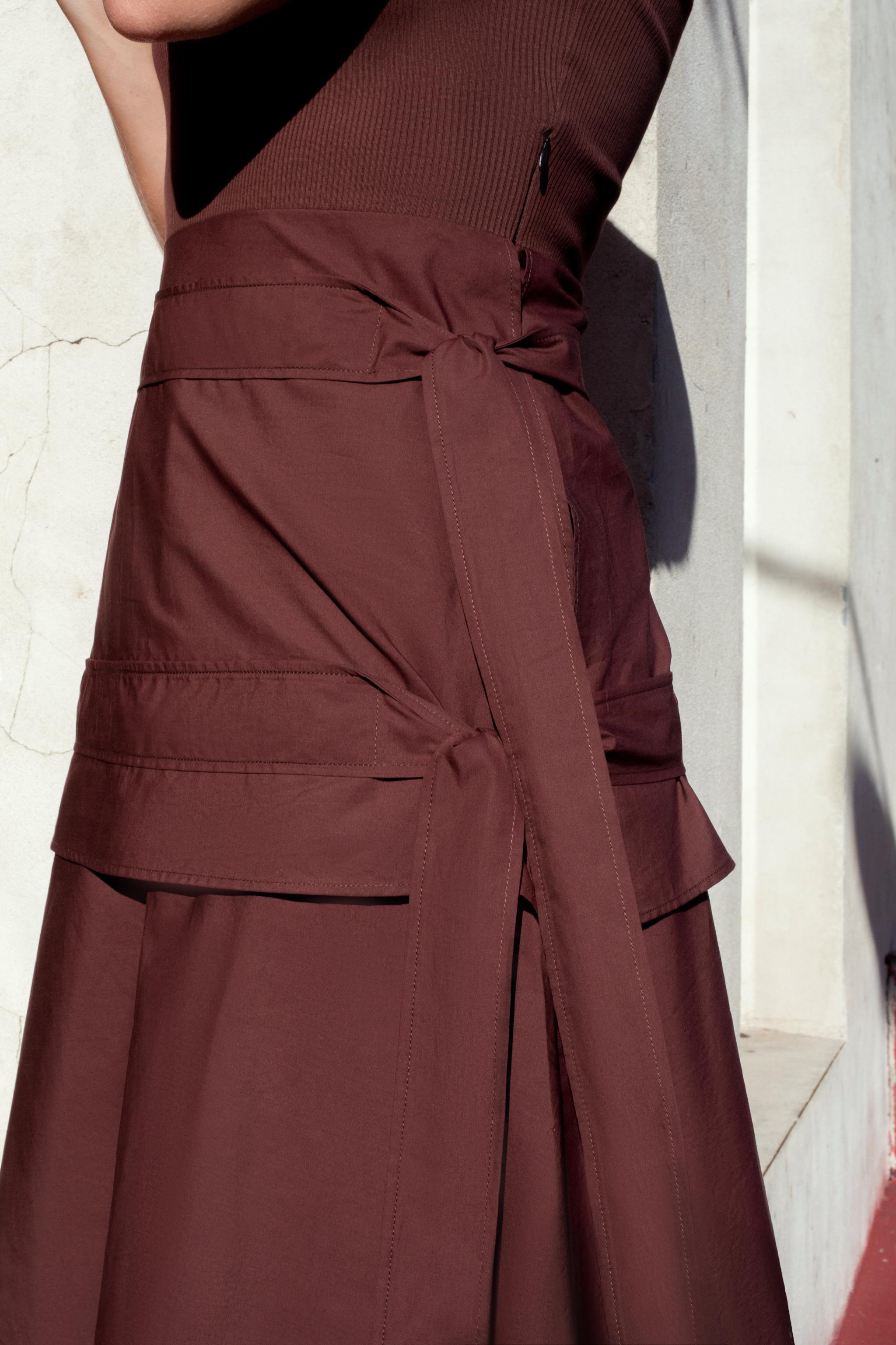 CONTRASTING MIDI DRESS Product Image