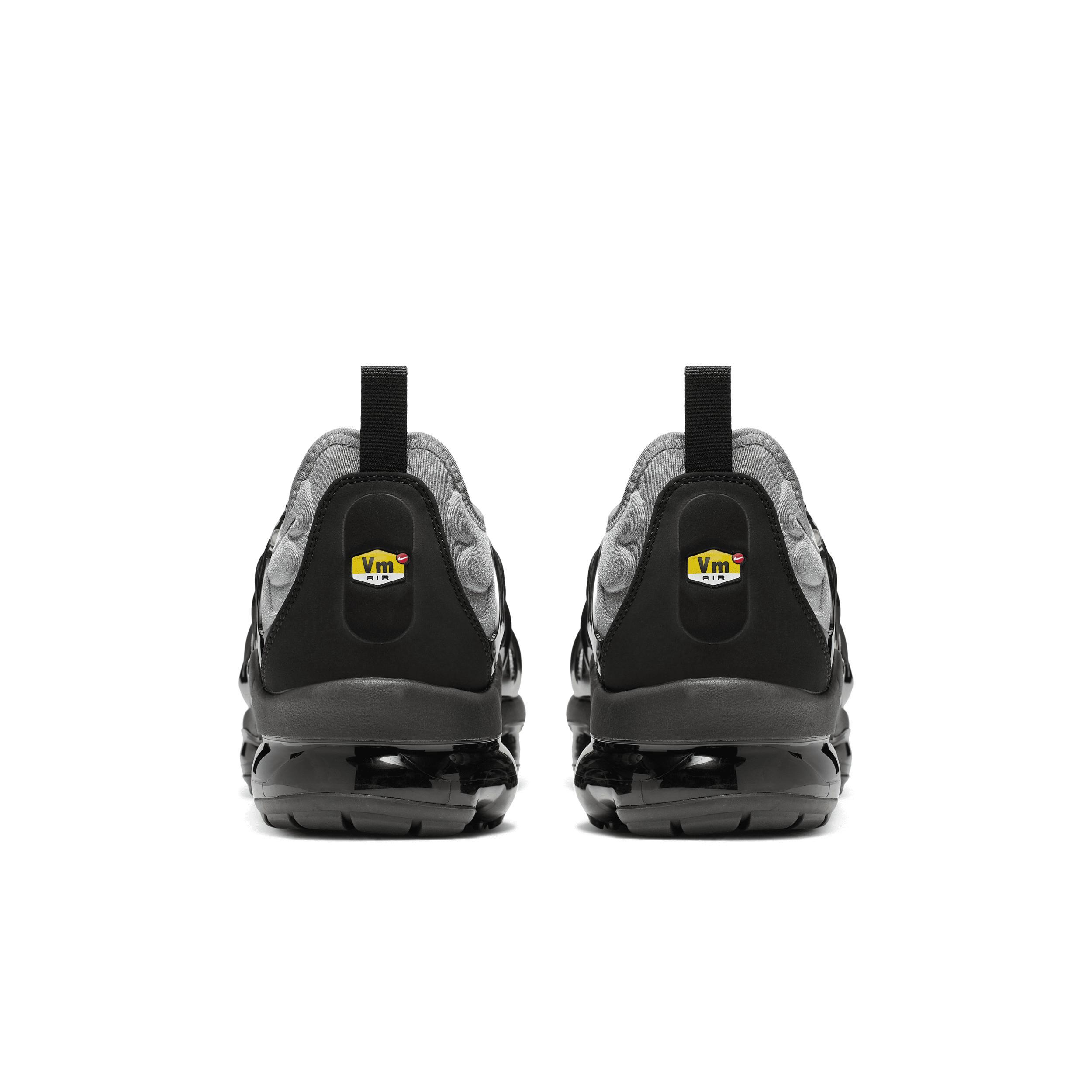 Nike Men's Air VaporMax Plus Shoes Product Image