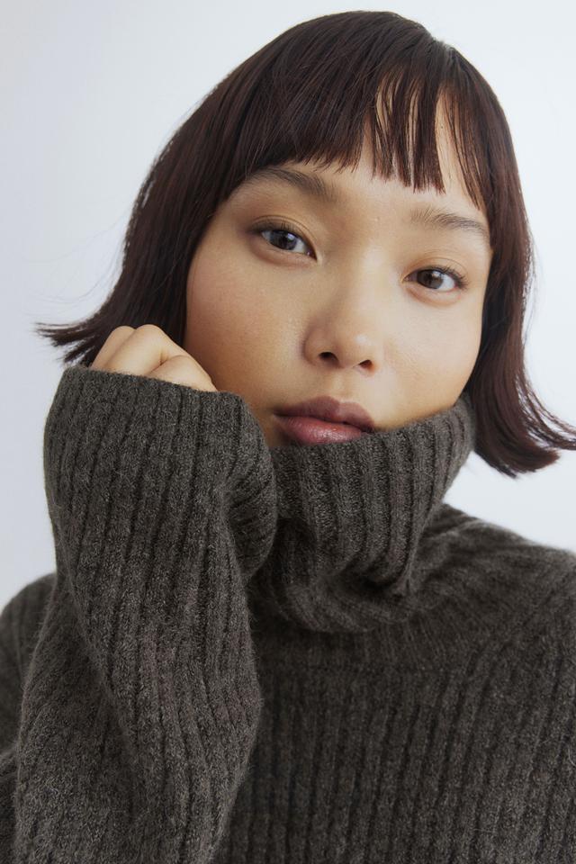 MAMA Rib-Knit Turtleneck Sweater Product Image